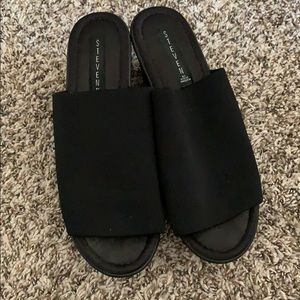 Steve Madden black platform wedge sandal